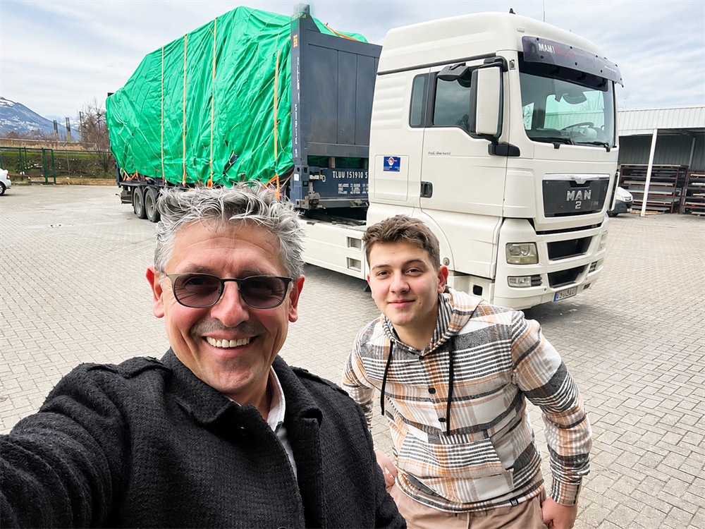Do Comércio à Manufatura: O Primeiro Passo de um Cliente Macedônio rumo à Produção com Valor Agregado